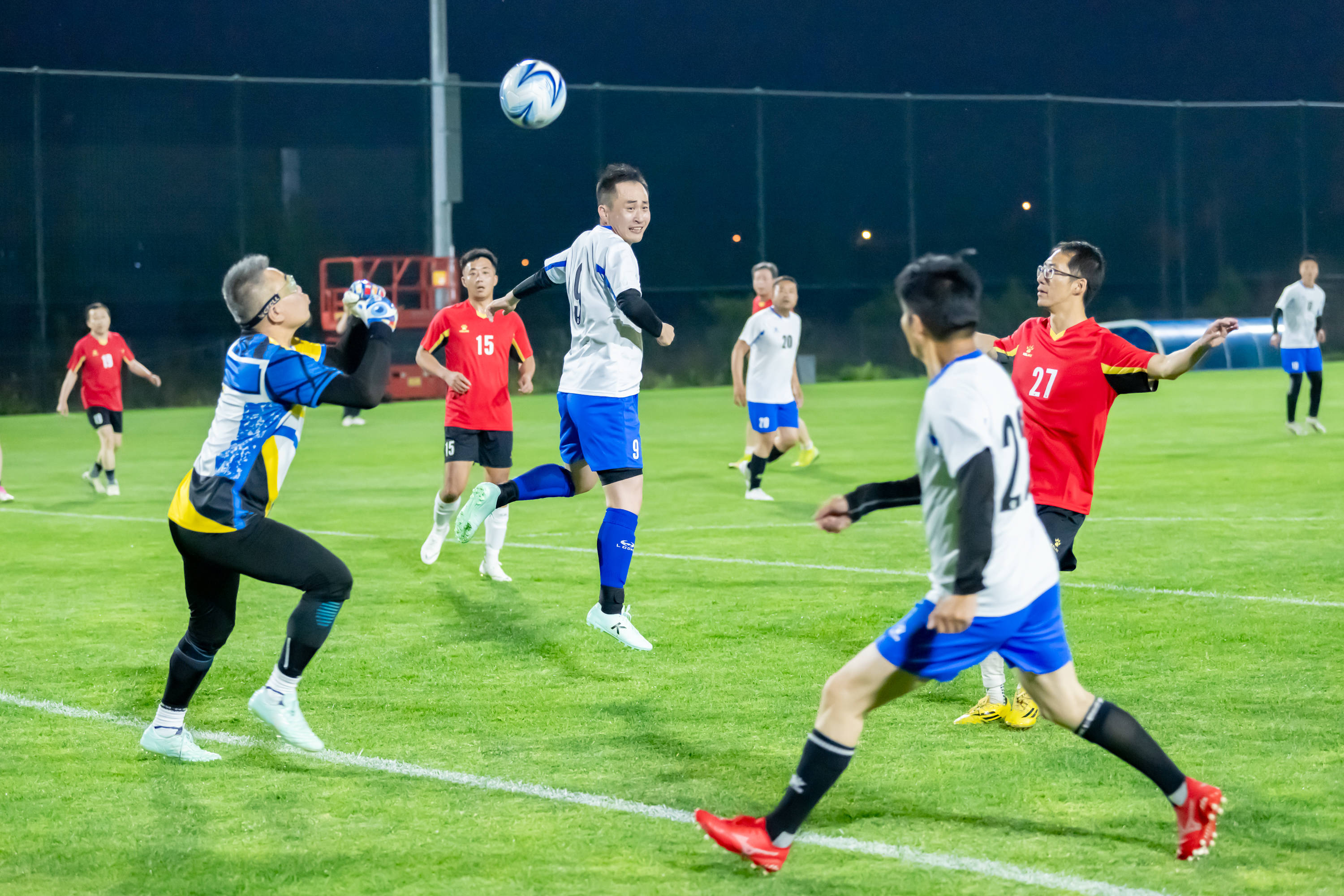 即将与俱乐 即将与俱乐