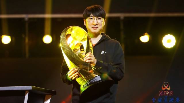 更加身临其 更加身临其