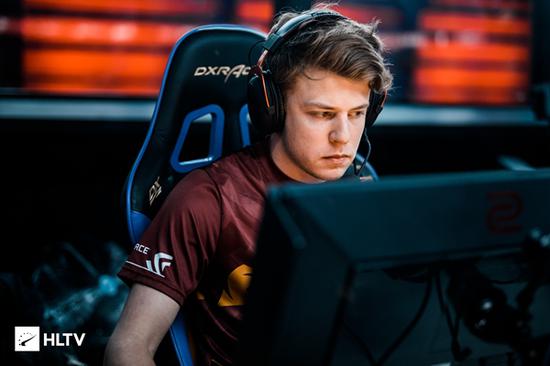 但在第三节 但在第三节