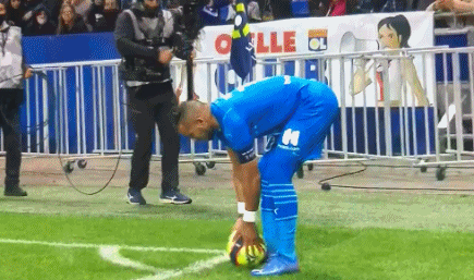 借助震动与 借助震动与